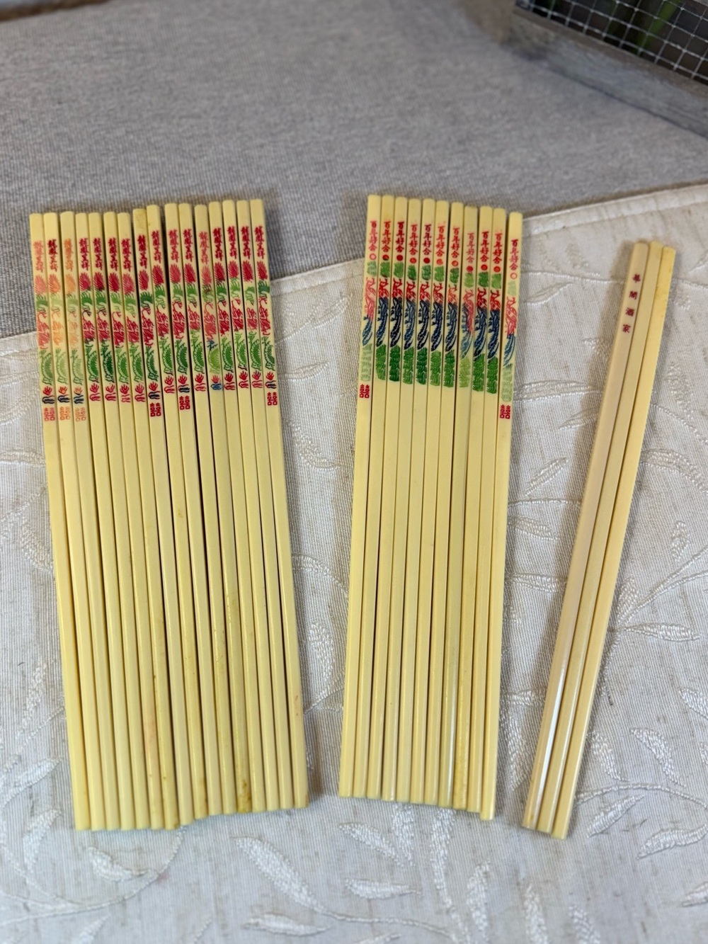30 Vintage "China House" Chinese Banquet Chopsticks 15 Mixed pair phoenix/dragon